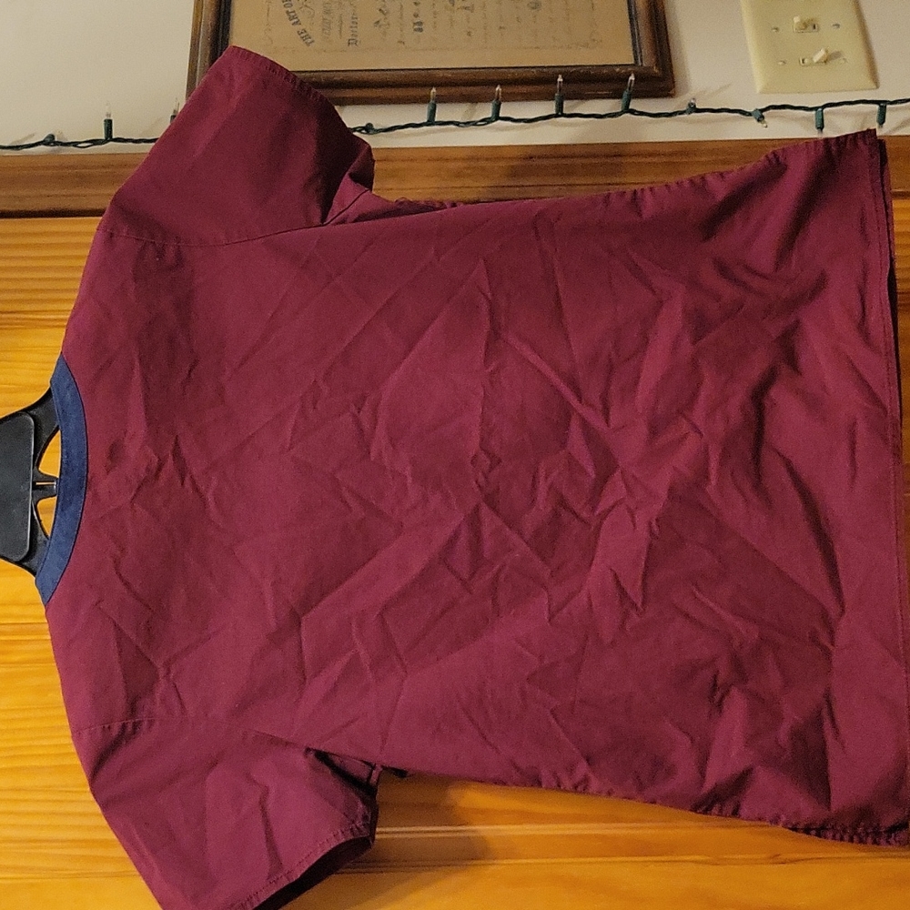 Wonder flex scrub top - Picture 2 of 6